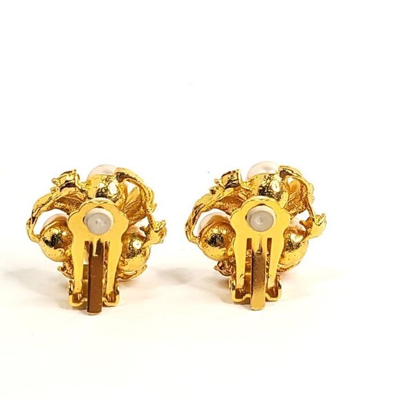 Vintage White Faux Pearl Bead Rhinestone Cluster Swirl Clip On Earrings 1" - Picture 4 of 8